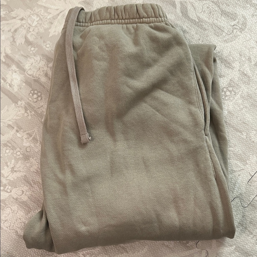 Skims sweats